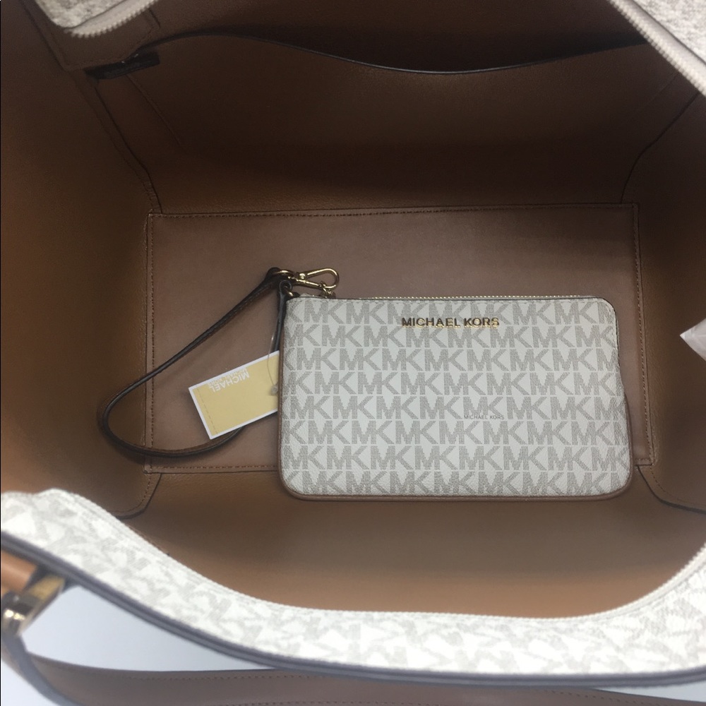Michael Kors KIMBERLY LARGE Bonded Tote& Wristlet - Picture 7 of 8
